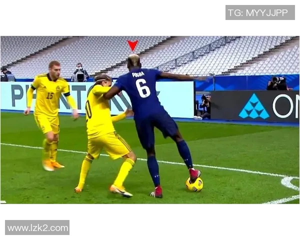 足球球星穿紧身衣展现运动魅力与职业态度的精彩瞬间