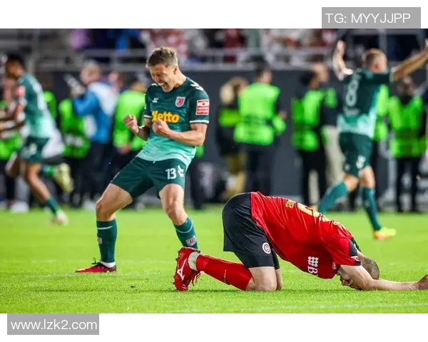 逆袭足球星从草根到顶级联赛的奋斗历程与不屈精神 逆袭足球星从草根到顶级联赛的奋斗历程与不屈精神